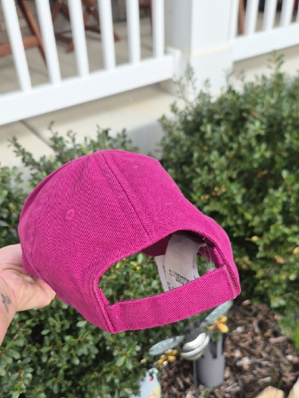 Authentic Balenciaga Fuchsia Logo Baseball Cap - Picture 8 of 16